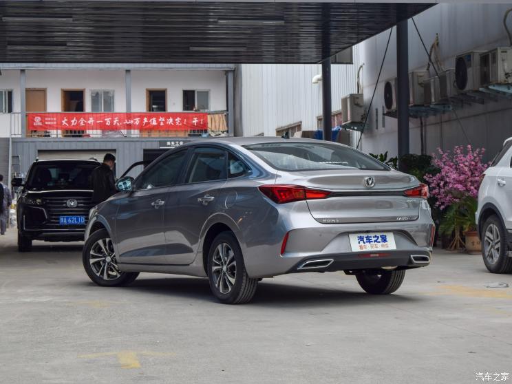 長(zhǎng)安汽車 逸動(dòng) 2020款 PLUS 藍(lán)鯨NE 1.4T GDI DCT鋒尚型