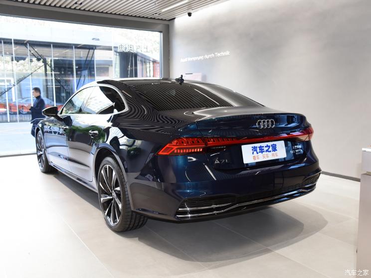 上汽奧迪 奧迪A7L 2022款 55 TFSI quattro S-line 境遠型流晶套裝