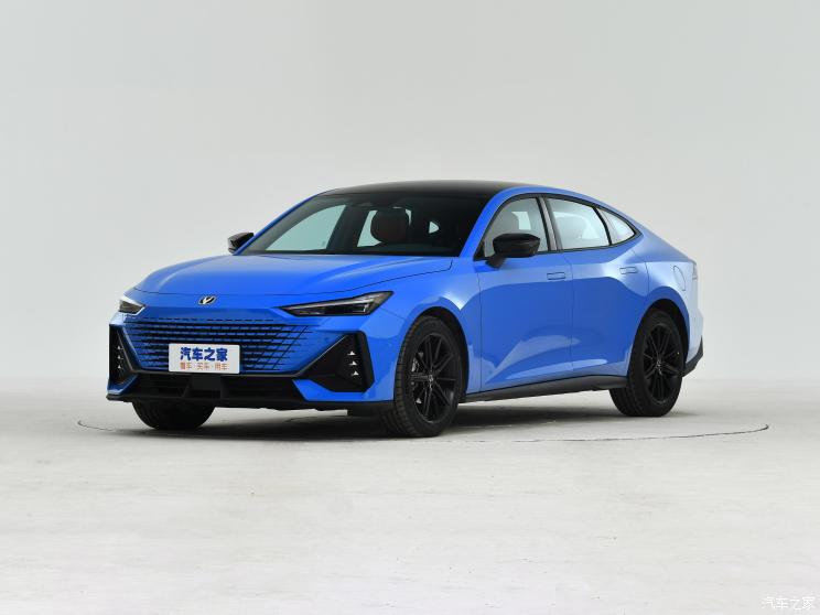 長(zhǎng)安汽車 長(zhǎng)安UNI-V 2022款 1.5T 智慧領(lǐng)航型