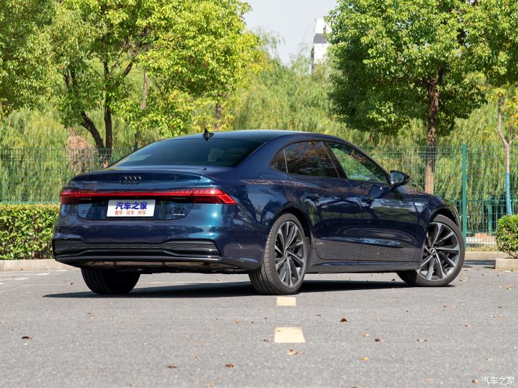 上汽奧迪 奧迪A7L 2022款 55 TFSI quattro S-line 境遠型曜黑套裝