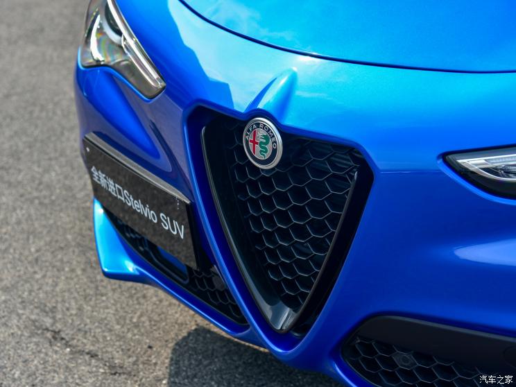 阿爾法?羅密歐 Stelvio 2022款 2.0T 280HP Veloce