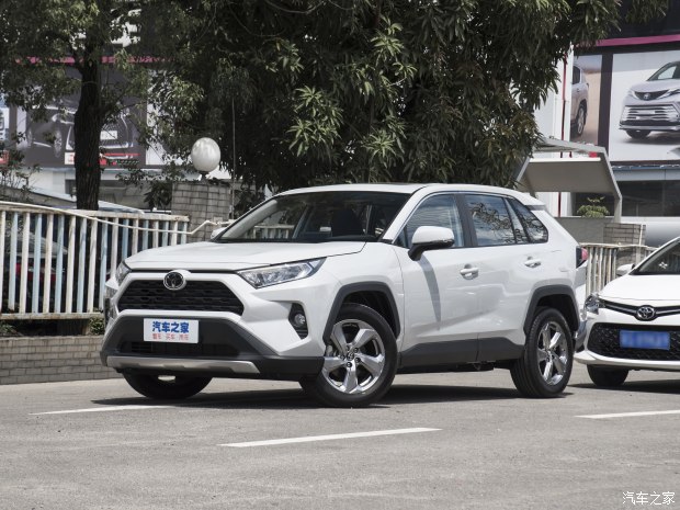 一汽豐田 RAV4榮放 2022款 2.0L CVT兩驅風尚版