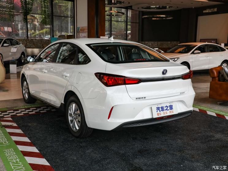 長安汽車 逸動(dòng)新能源 2022款 EV460 智煥網(wǎng)約版 磷酸鐵鋰