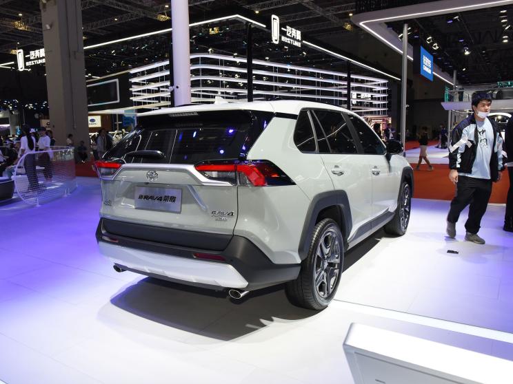 一汽豐田 RAV4榮放 2023款 2.0L CVT四驅尊貴版