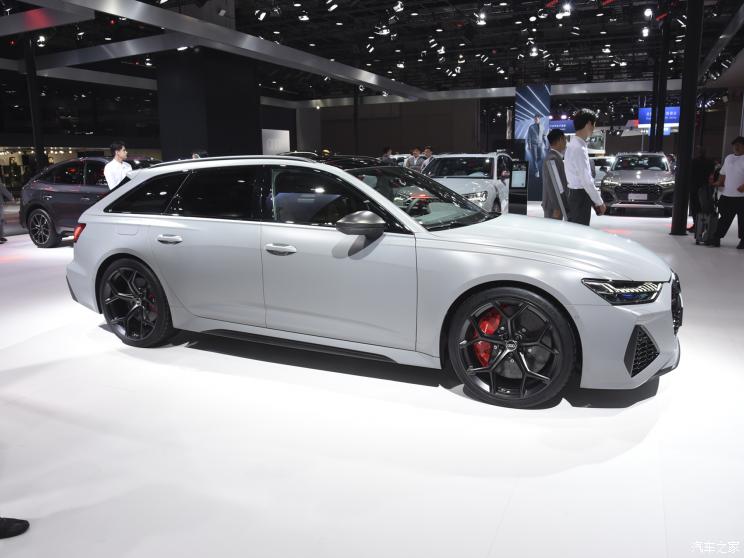 Audi Sport 奧迪RS 6 2023款 RS 6 Avant Performance 歐洲版