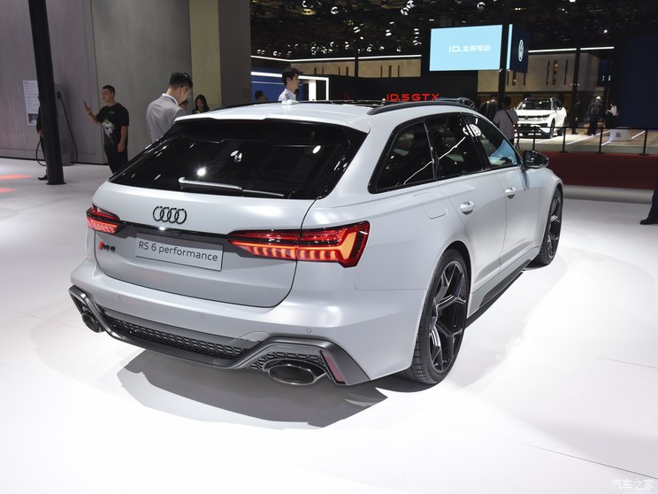 Audi Sport 奧迪RS 6 2023款 RS 6 Avant Performance 歐洲版