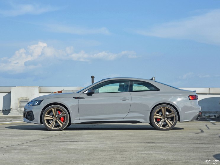 Audi Sport 奧迪RS 5 2023款 RS 5 2.9T Coupe 暗金版