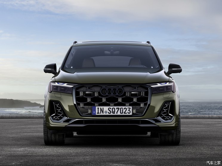 奧迪(進口) 奧迪SQ7 2025款 4.0 TFSI Black Edition 英國版