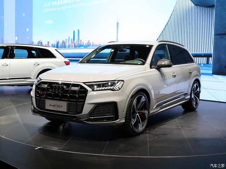 奧迪(進口) 奧迪SQ7 2024款 4.0 TFSI 暗夜騎士版