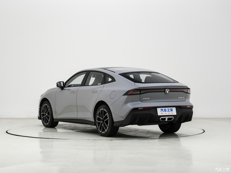 長(zhǎng)安汽車 長(zhǎng)安UNI-V 智電iDD 2024款 藍(lán)鯨智電iDD 136km 智尊型