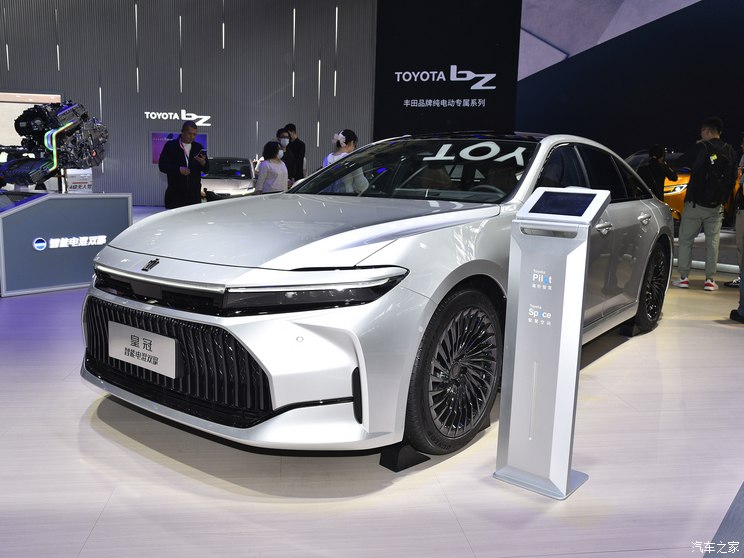 豐田(進口) 皇冠(進口) 2024款 Sedan